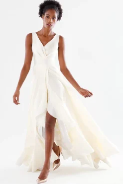 Abito bianco in taffeta con rouches