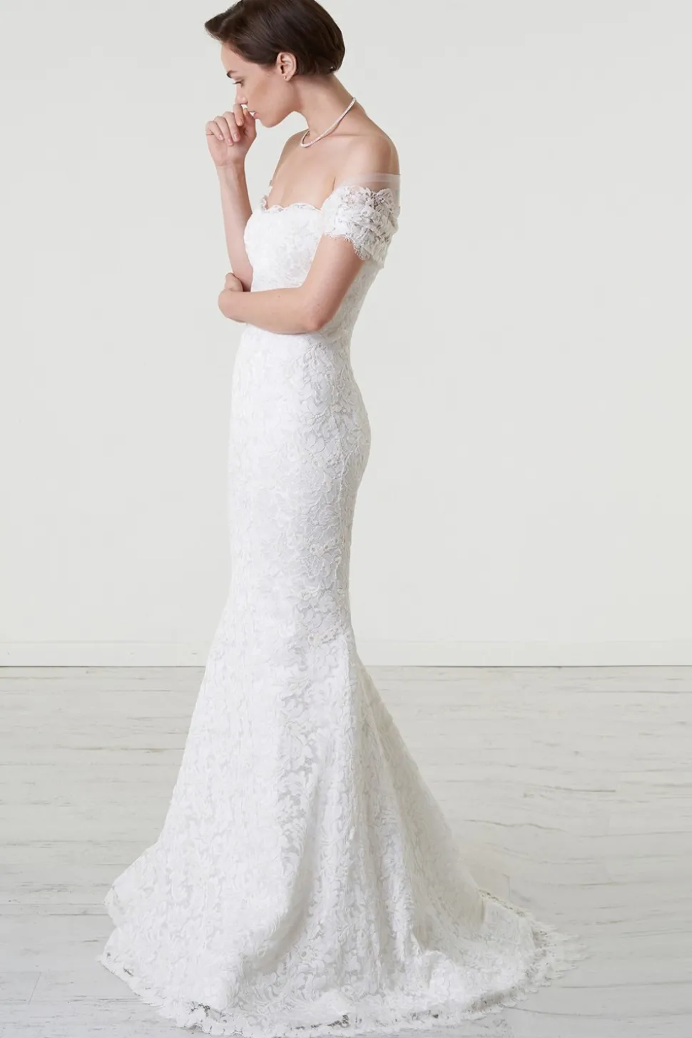 Abito da sposa a sirena in pizzo macrame off shoulder