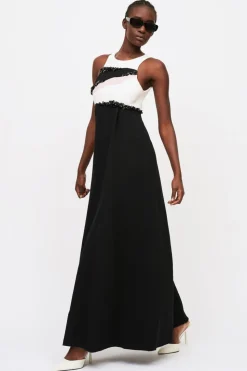 Abito in crepe e organza con ricami