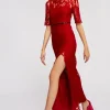 Abito in pizzo rosso