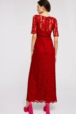 Abito in pizzo rosso