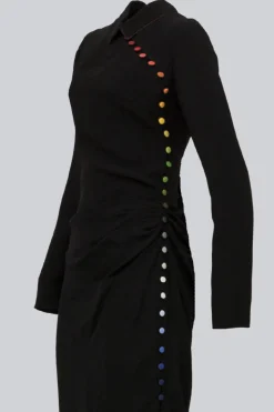 Abito lungo con bottoni colorati