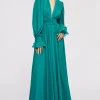 Abito lungo verde con scollo