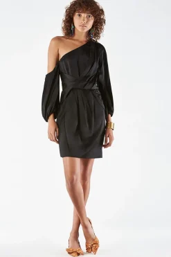 Abito monospalla con manica off-shoulder