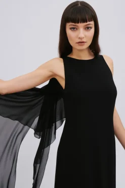 Abito nero con chiffon