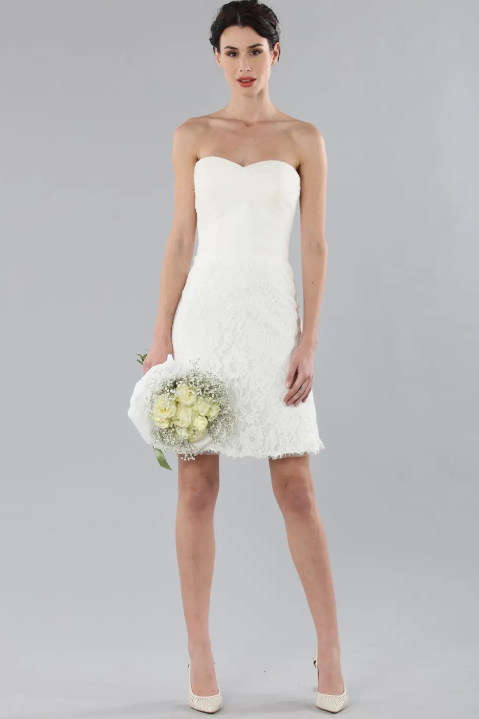 Bustier corto con gonna in pizzo