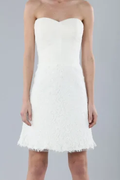 Bustier corto con gonna in pizzo
