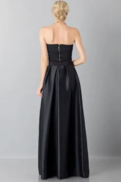 Completo con gonna ampia e top bustier
