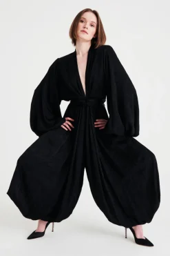 Jumpsuit morbida con scollo profondo