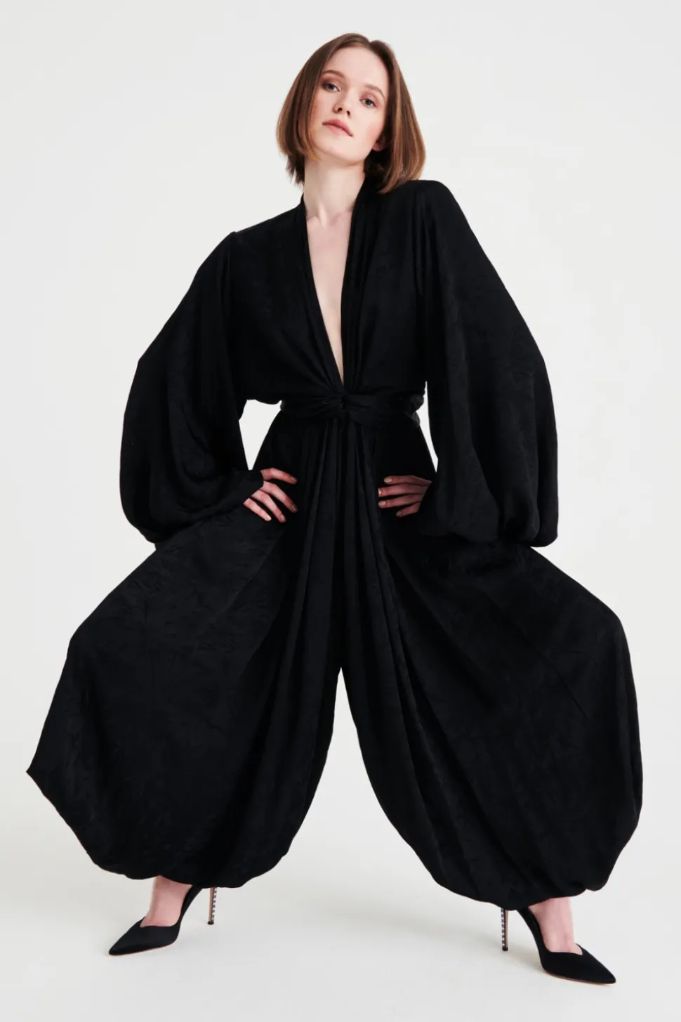 Jumpsuit morbida con scollo profondo