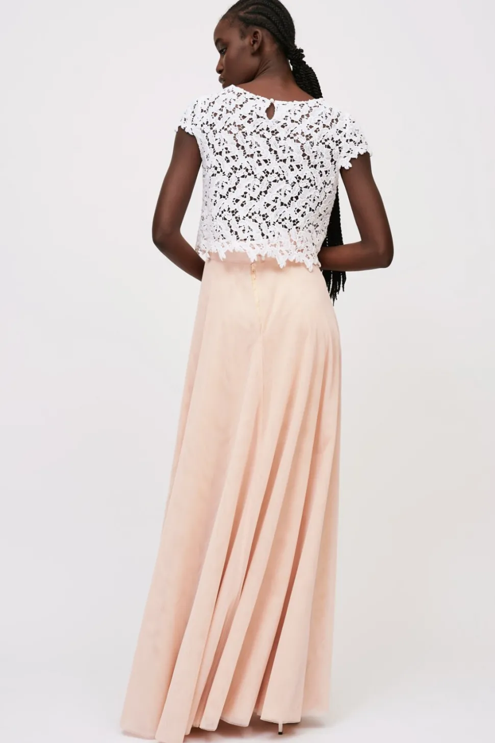 Top sangallo e gonna rosa