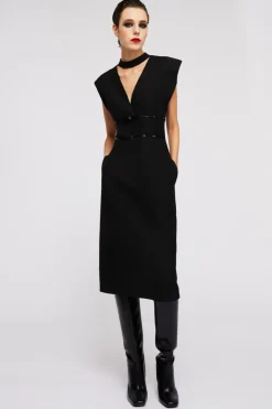Tubino nero con scollo